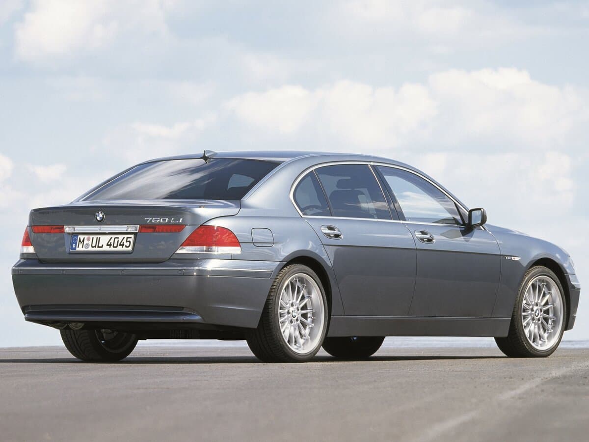 BMW 7 seriyası IV (E65/E66) — 3/4 arxadan