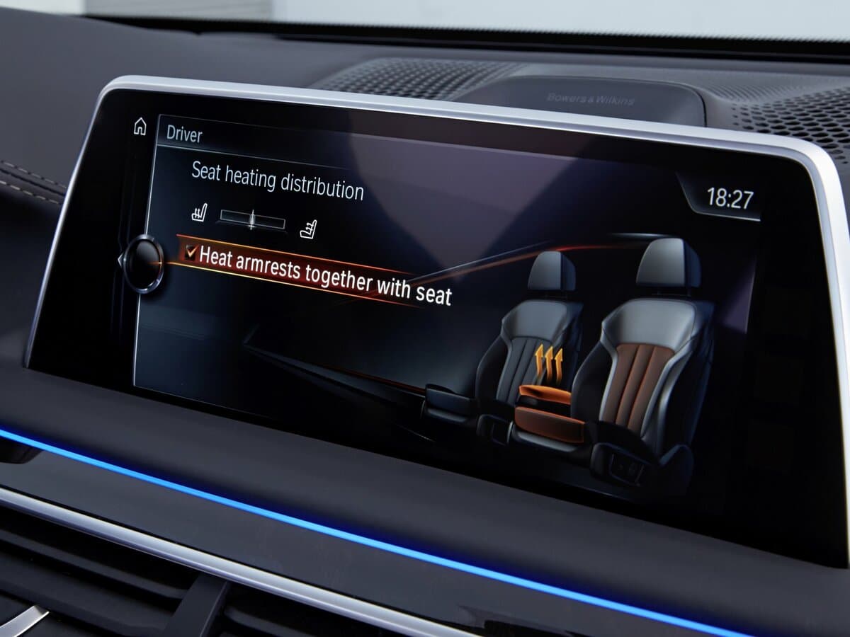 BMW 7 seriyası VI (G11/G12) — Salon, öndən