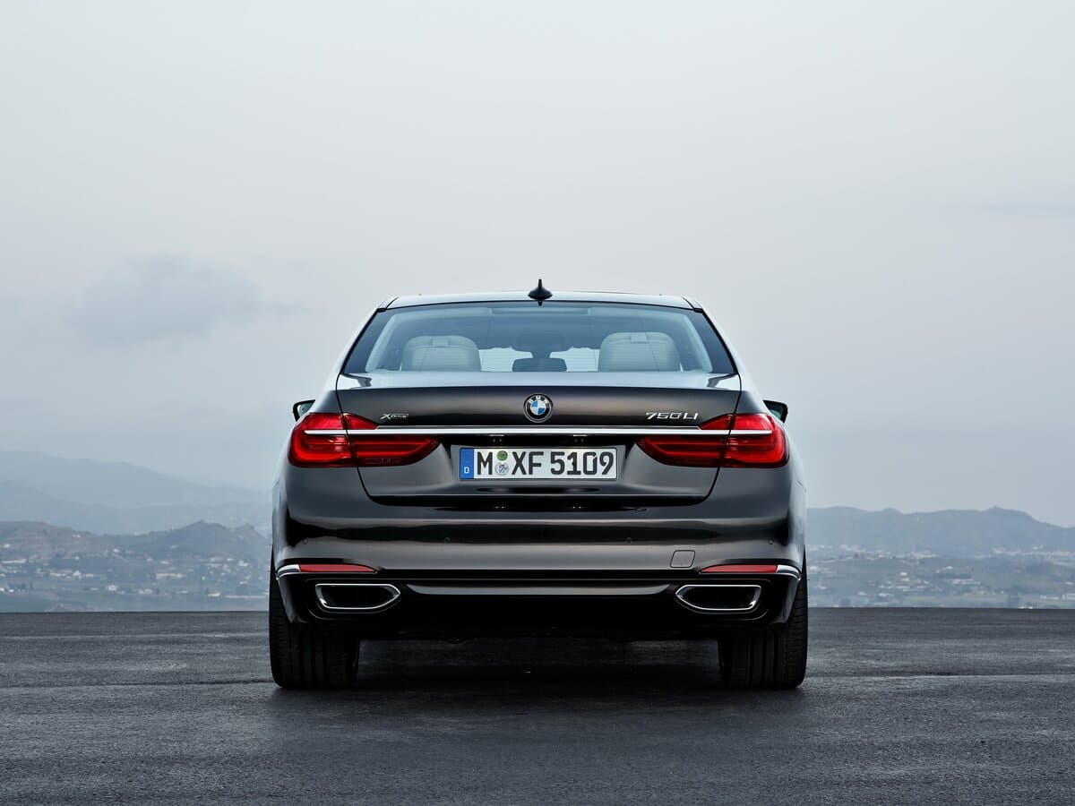 BMW 7 seriyası VI (G11/G12) — Arxadan
