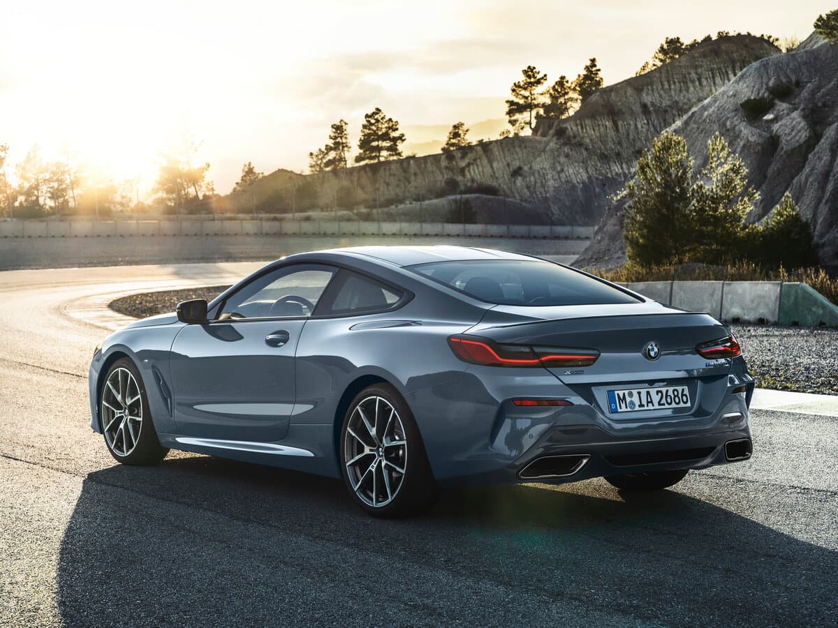BMW 8 seriyası II (G14/G15/G16) — 3/4 arxadan