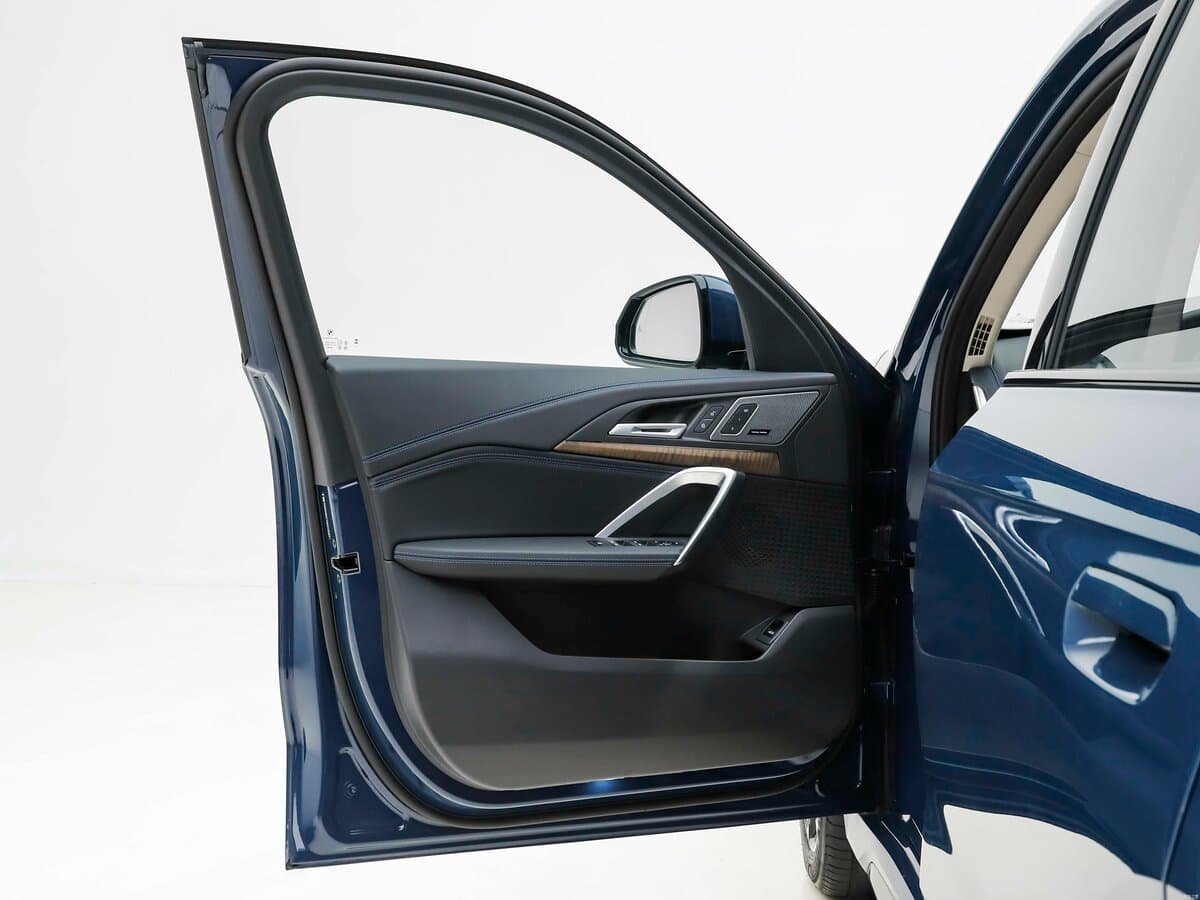 BMW iX1 2022 – indiyədək — Qapı
