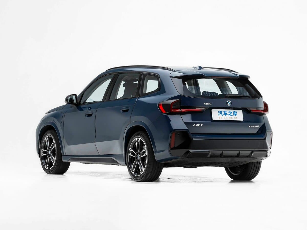 BMW iX1 2022 – indiyədək — 3/4 arxadan