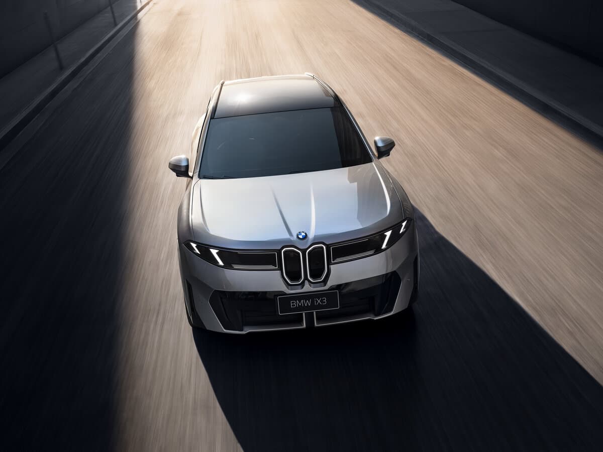 BMW iX3 II — Öndən