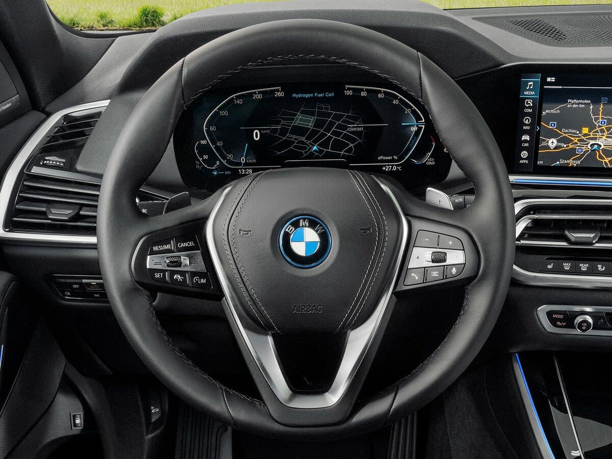 BMW iX5 G05 — Sükan