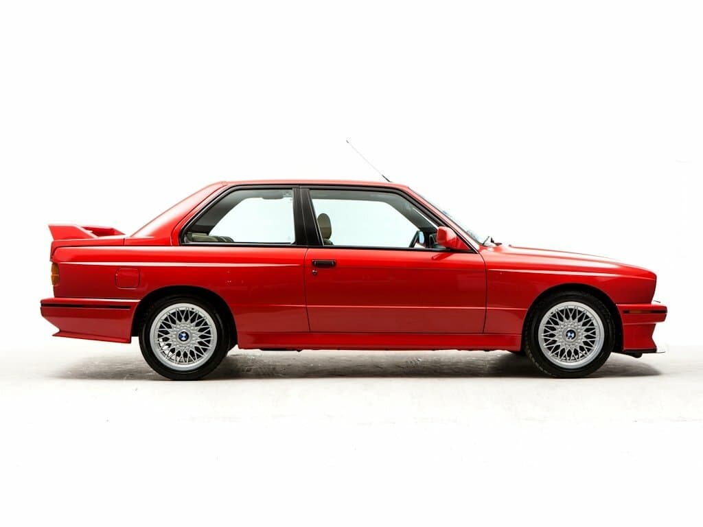 BMW M3 I (E30) — Yandan
