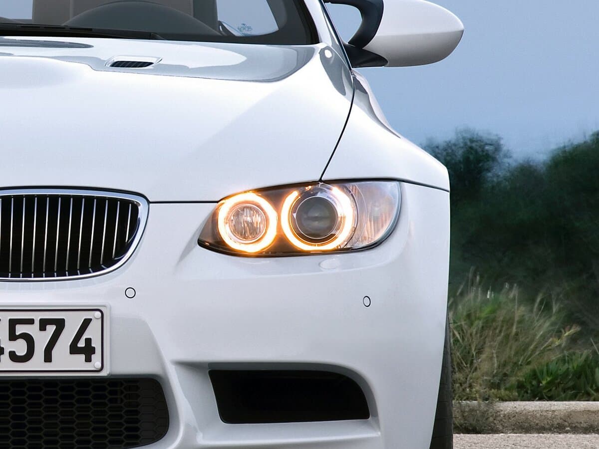 BMW M3 IV (E90) — Fara