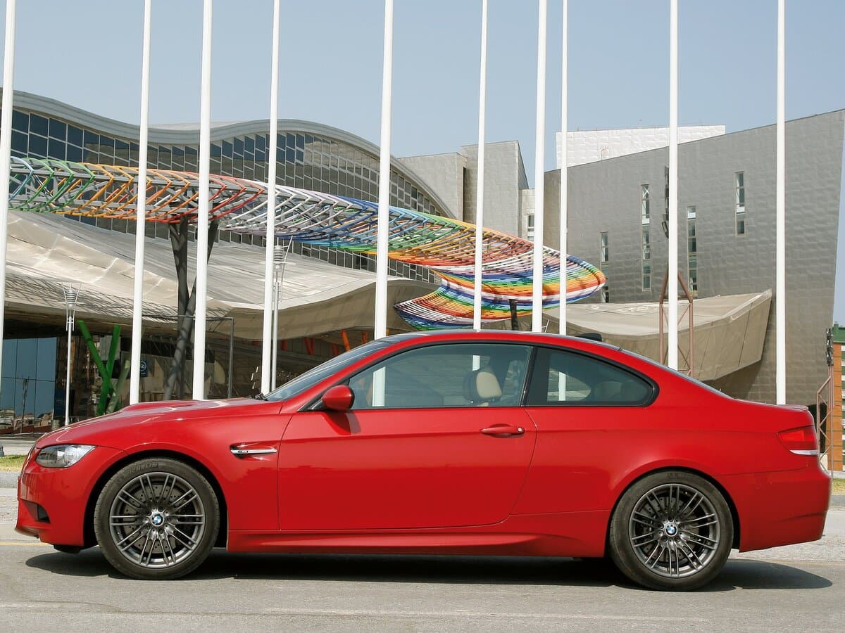 BMW M3 IV (E90) — Yandan