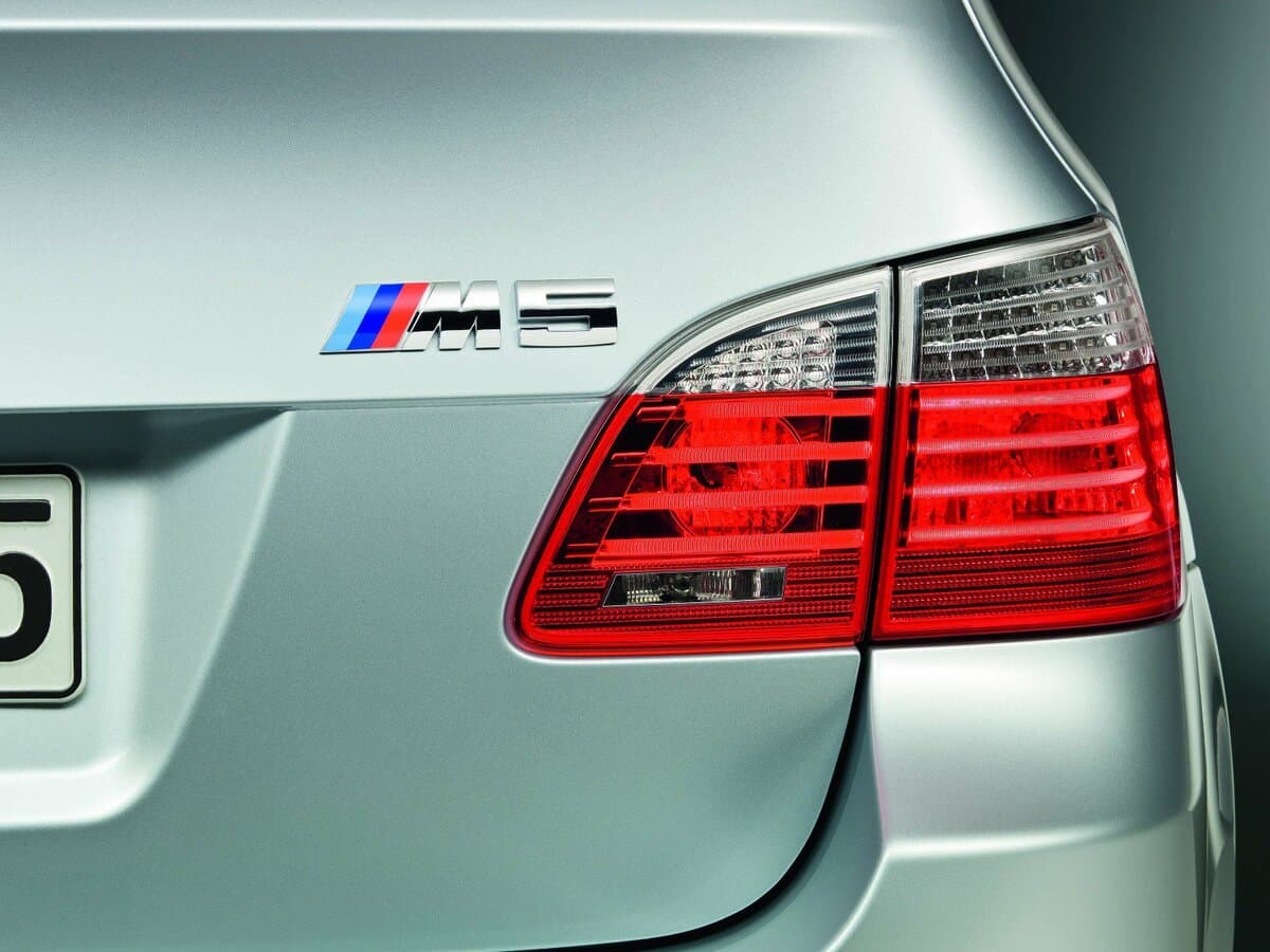 BMW M5 IV (E60/E61) — Detal