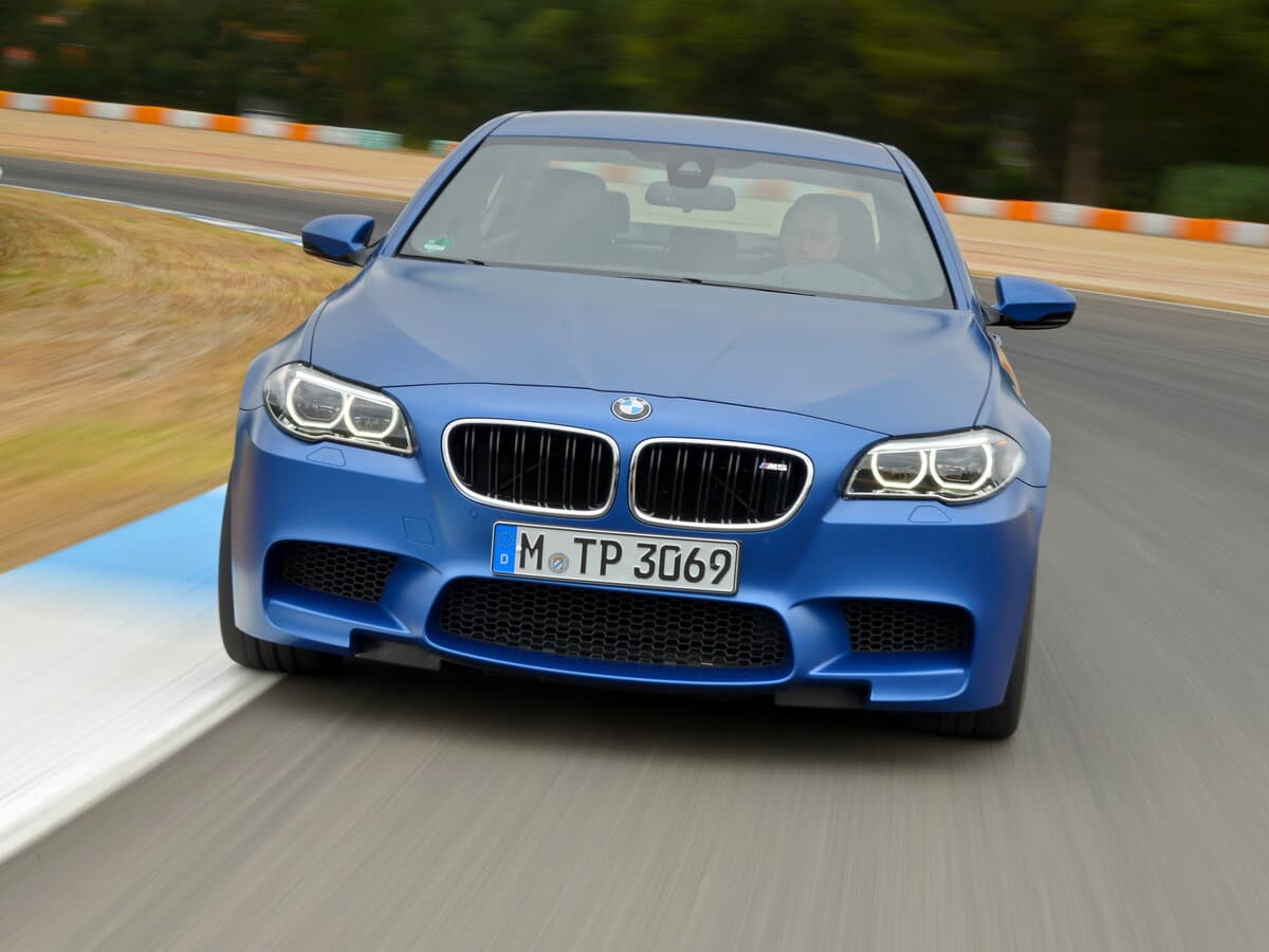 BMW M5 V (F10) Restayling — Öndən