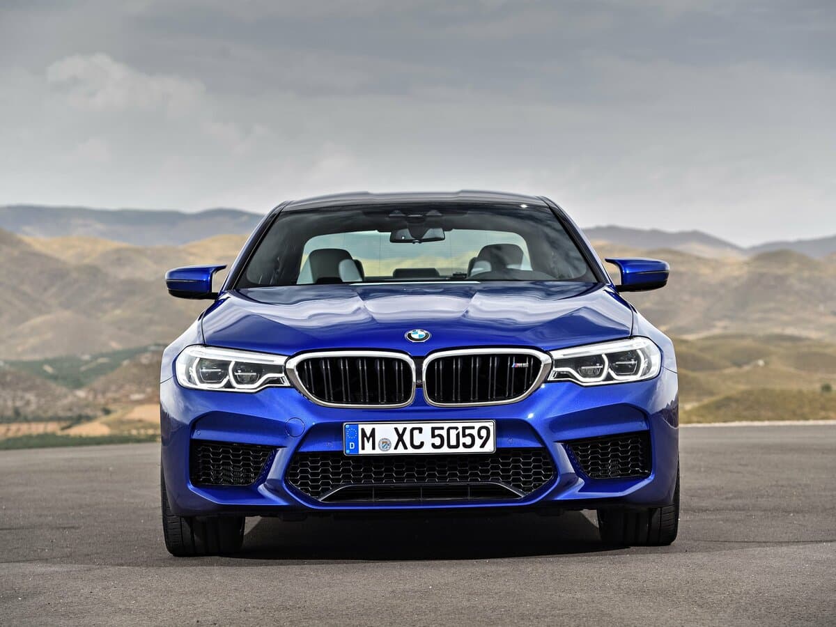 BMW M5 VI (F90) — Öndən