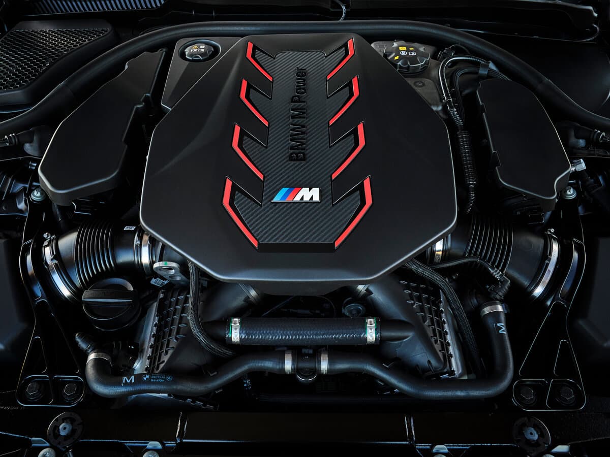 BMW M5 VII (G90) — Salon, öndən