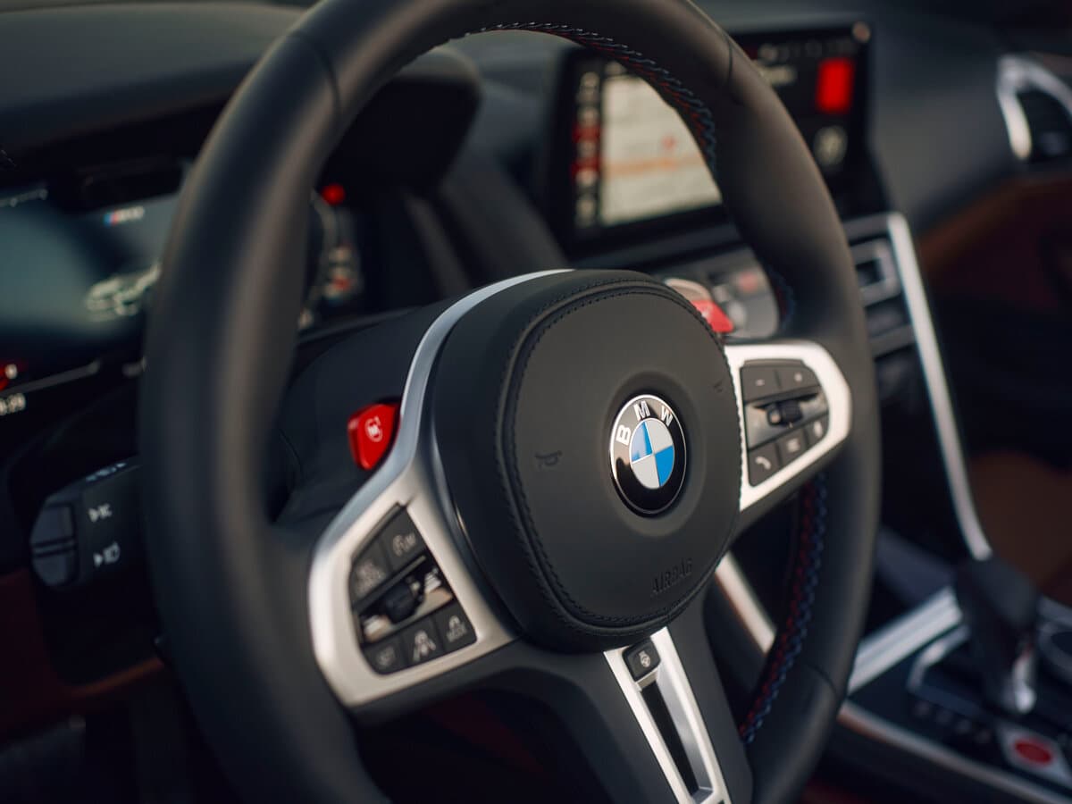 BMW M8 I (F91/F92/F93) Restayling — Sükan