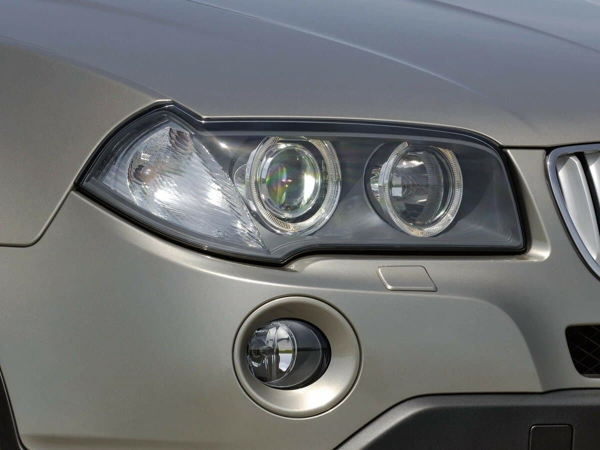 BMW X3 I (E83) Restayling — Fara