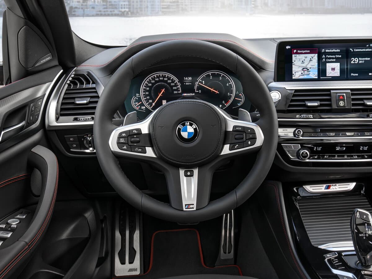 BMW X4 II (G02) — Sükan