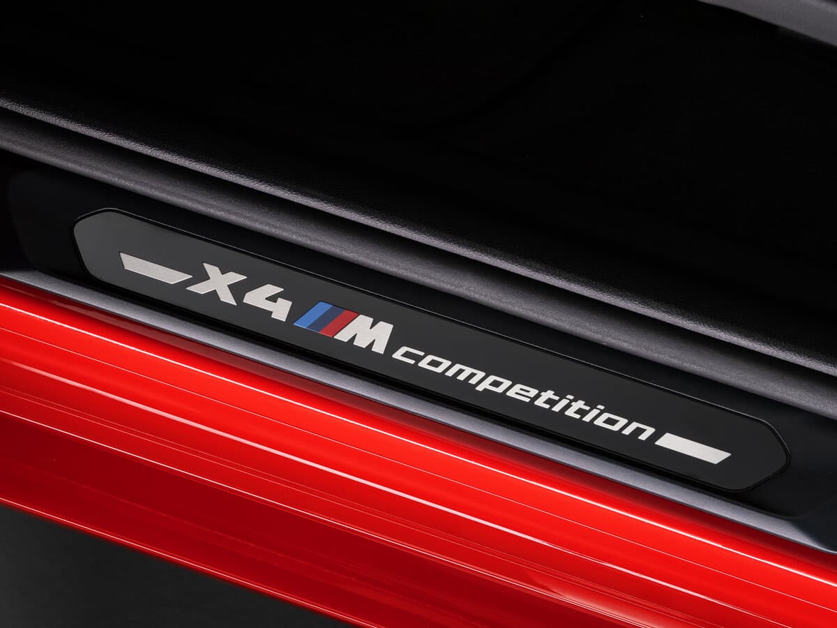 BMW X4 M I (F98) — Salon, arxadan