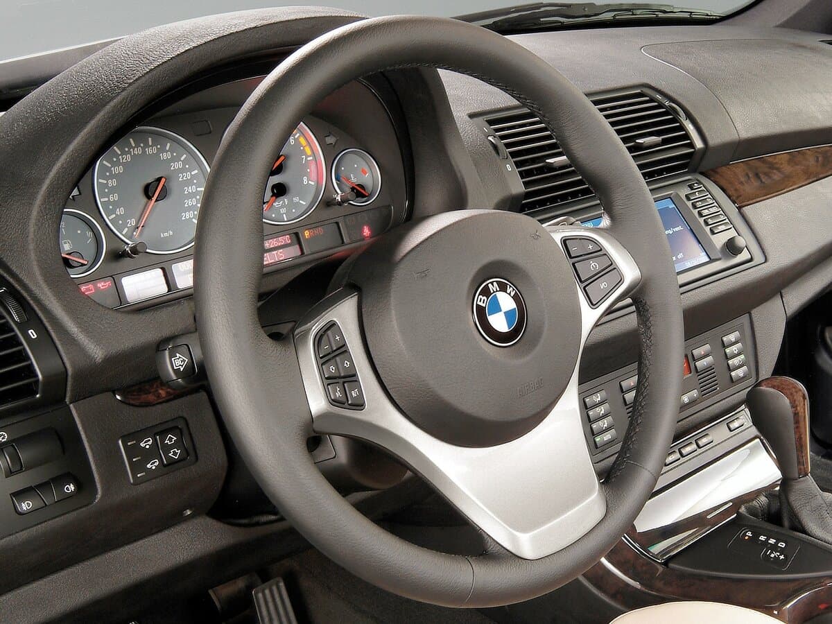 BMW X5 I (E53) Restayling — Sükan