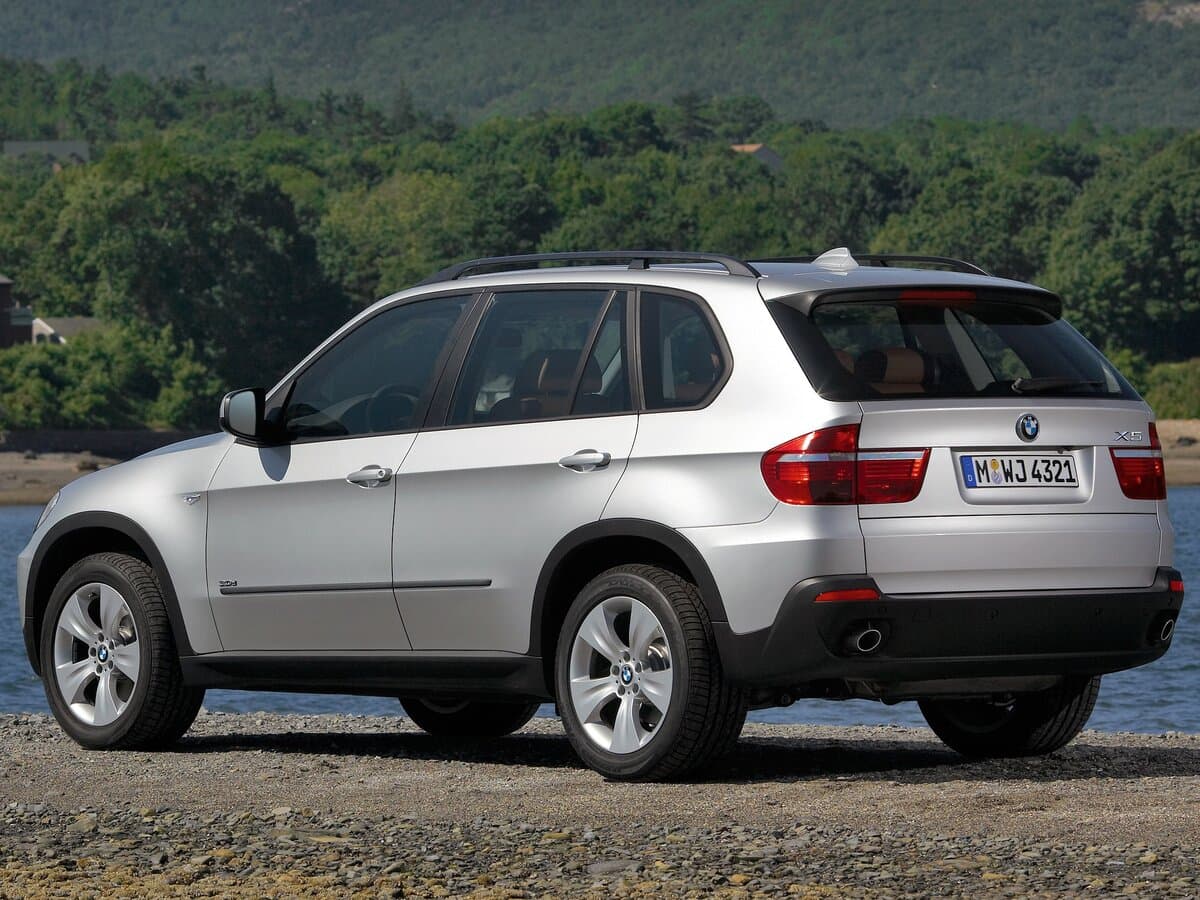 BMW X5 II (E70) — 3/4 arxadan