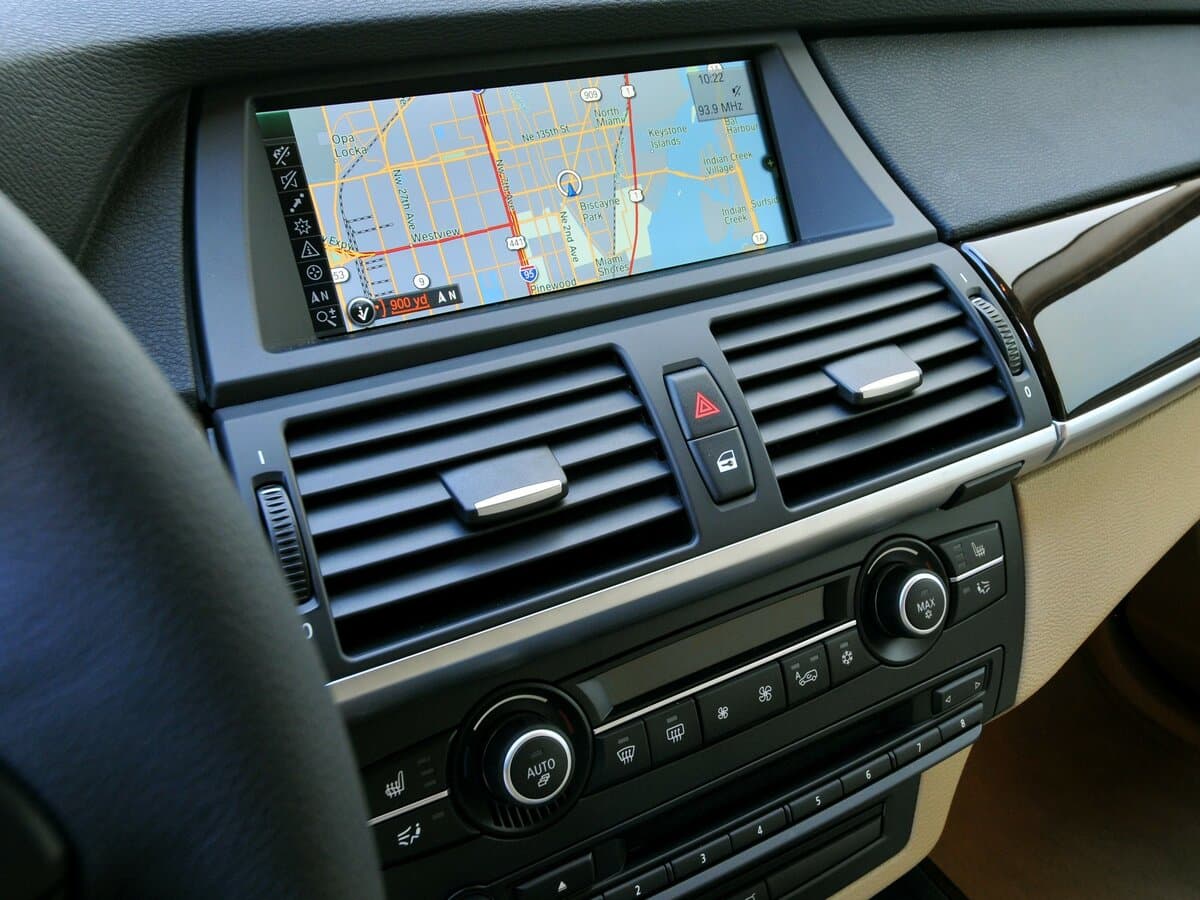 BMW X5 II (E70) Restayling — Salon, öndən