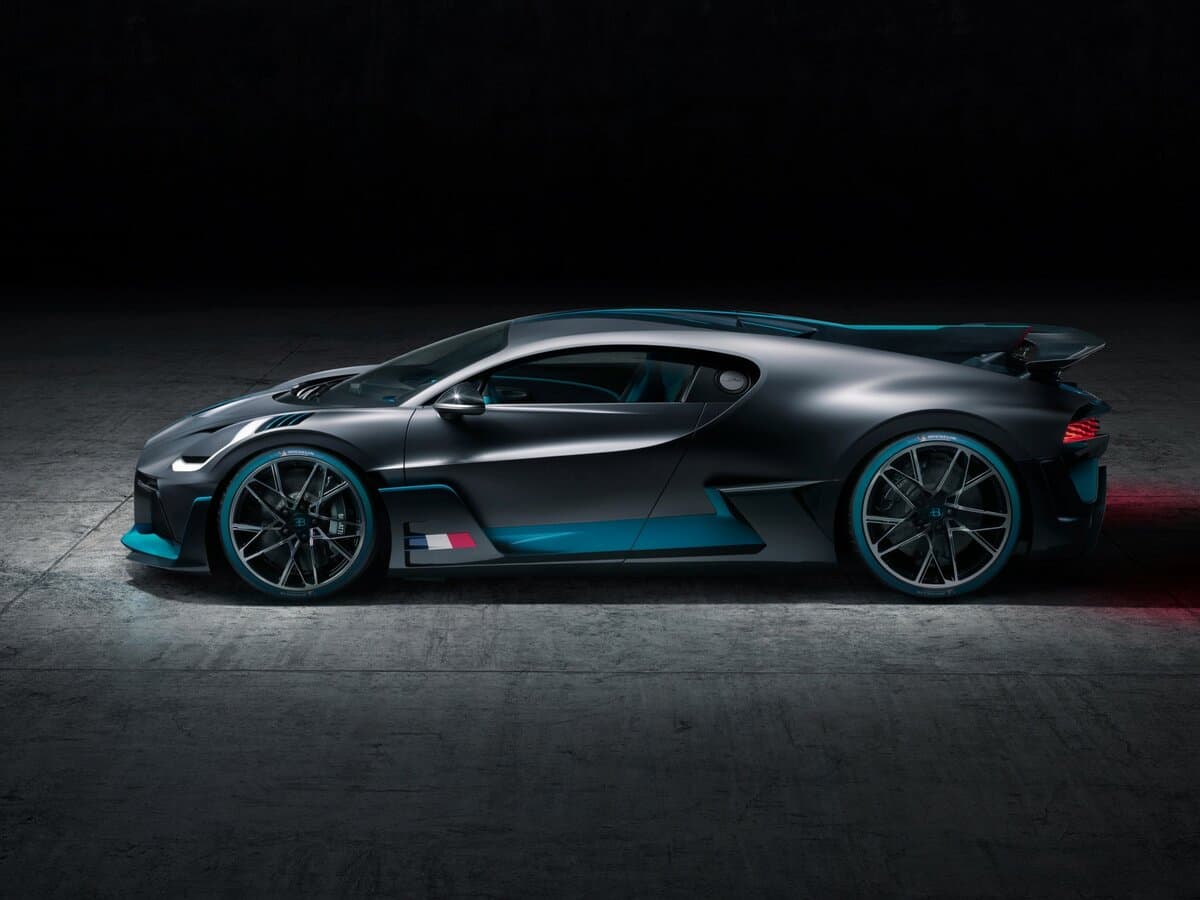 Bugatti Divo 2018 – 2021 — Yandan