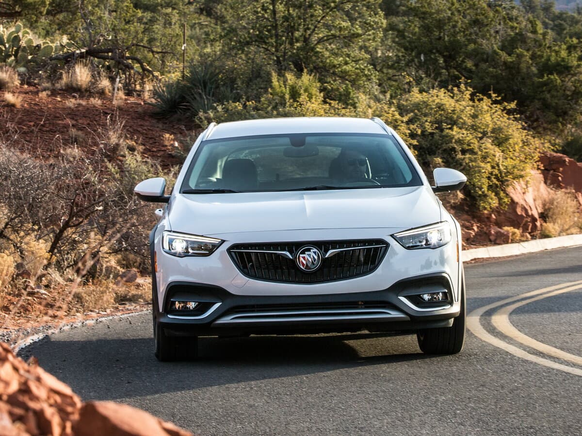 Buick Regal VI — Öndən