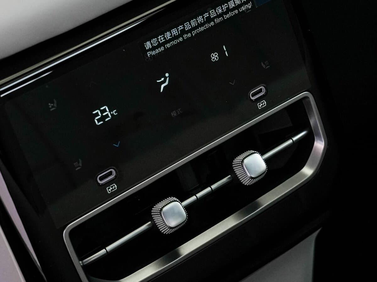 BYD FangChengBao Formula S 2026 – indiyədək — Salon, öndən