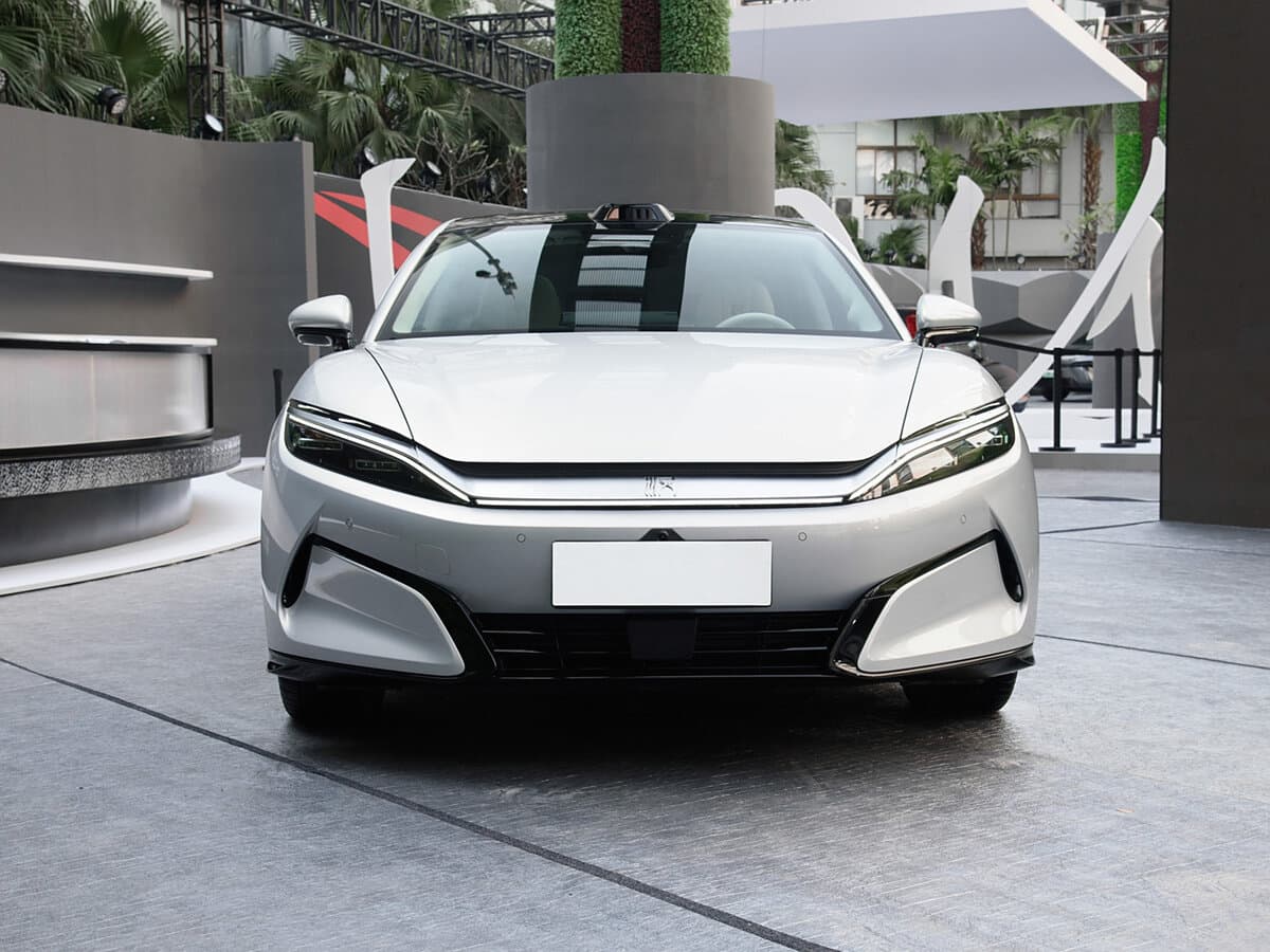 BYD Han L 2025 – indiyədək — Öndən
