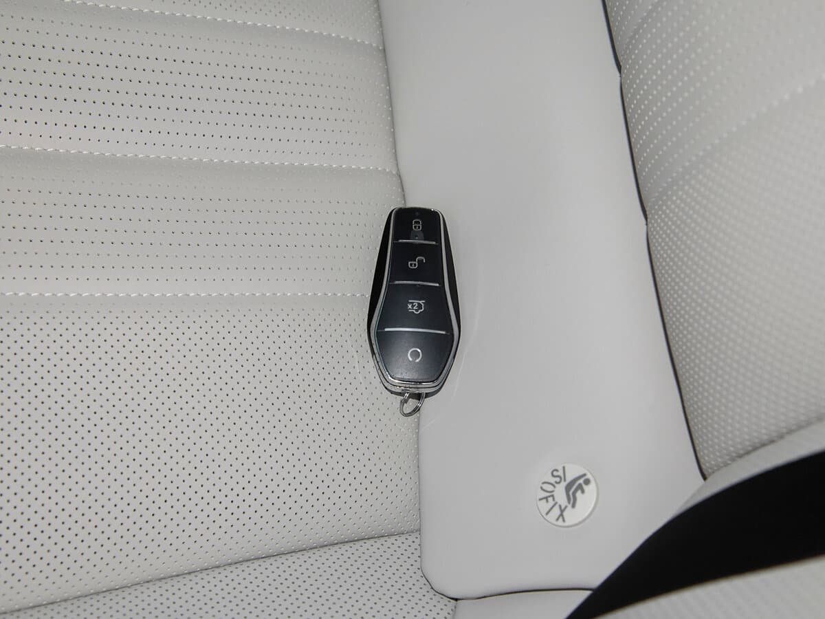BYD Han L 2025 – indiyədək — Salon, arxadan