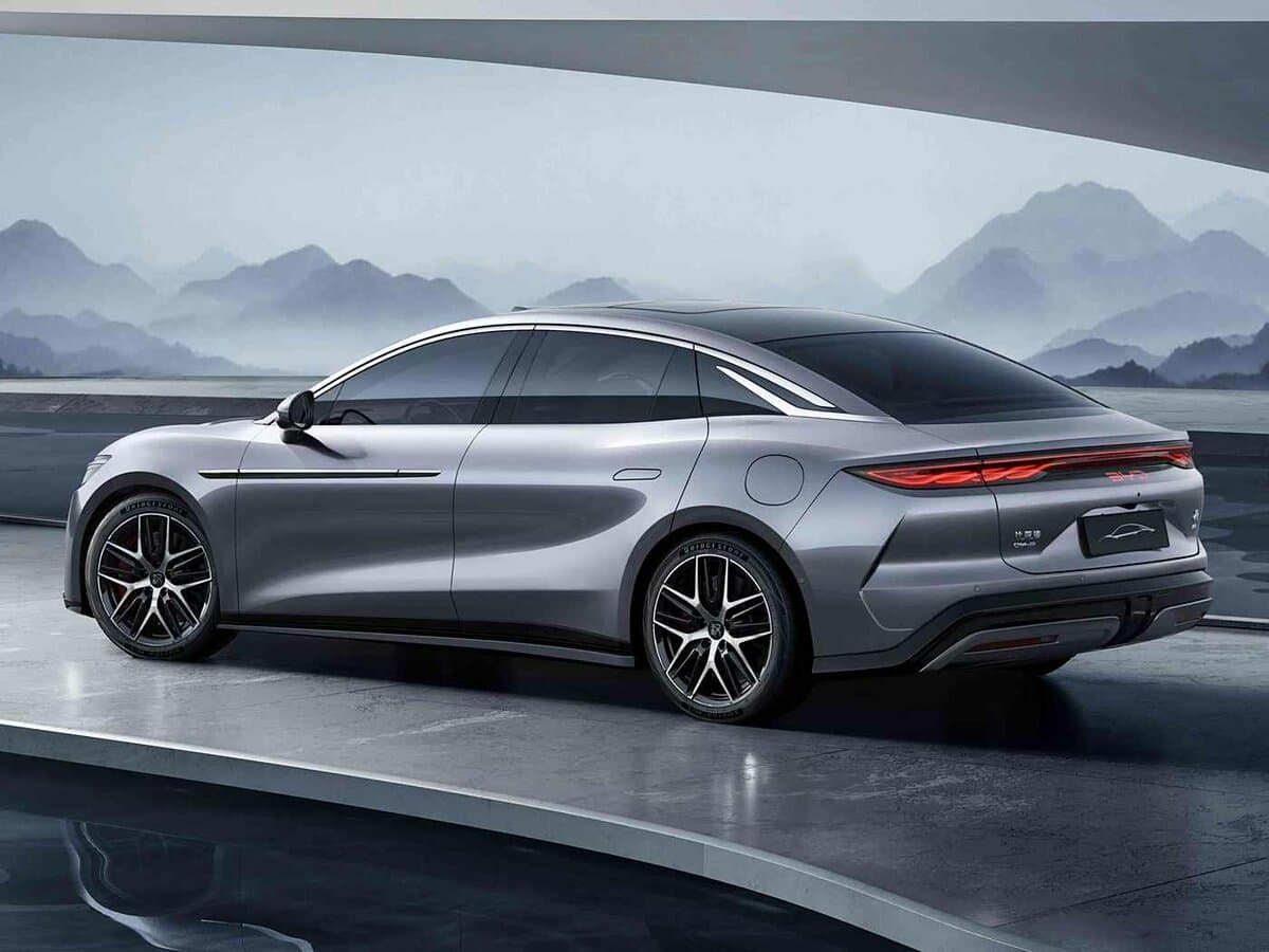 BYD Han L 2025 – indiyədək — 3/4 arxadan