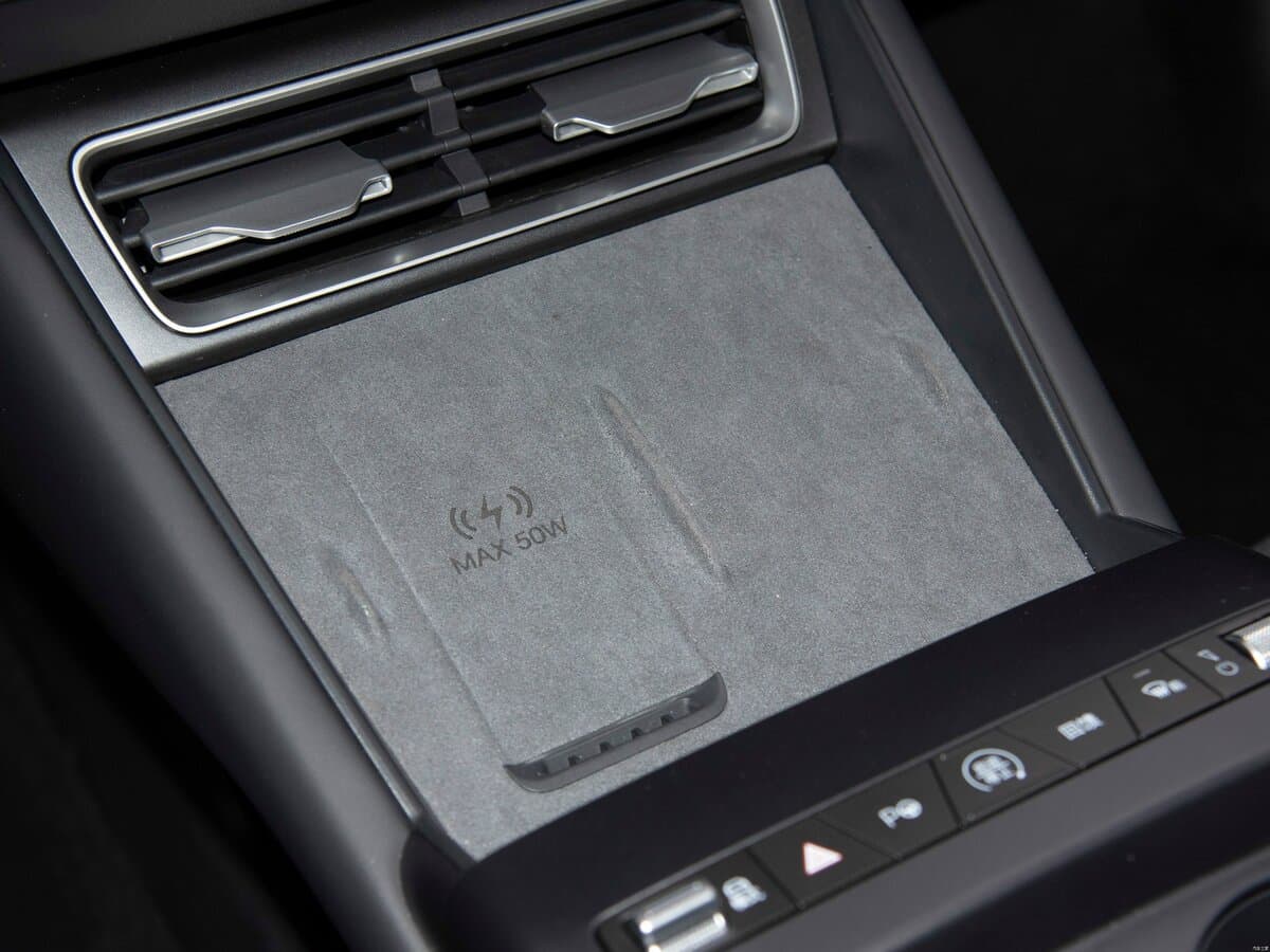 BYD Qin L 2024 – indiyədək — Salon, arxadan