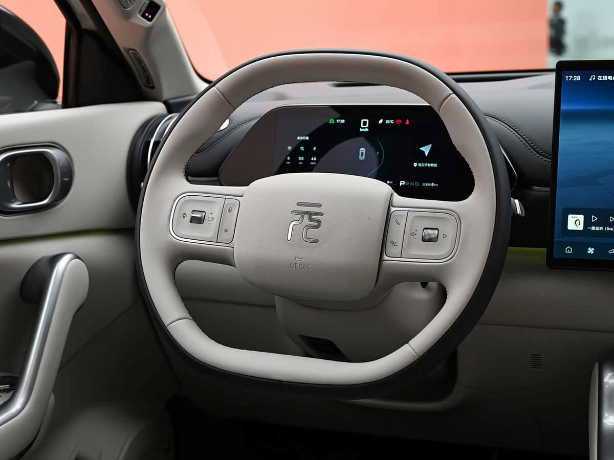 BYD Yuan Plus II — Sükan