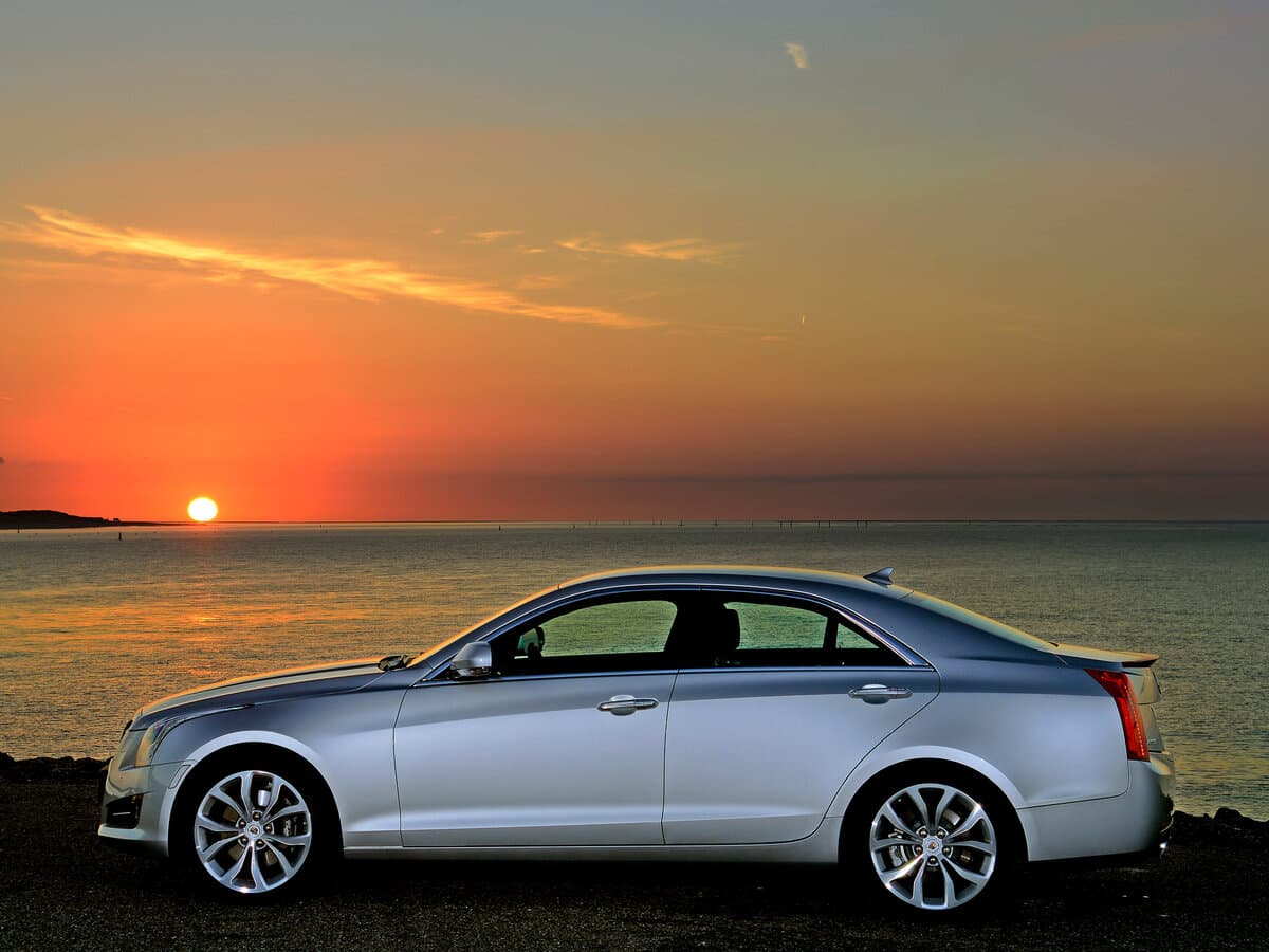 Cadillac ATS I — Yandan