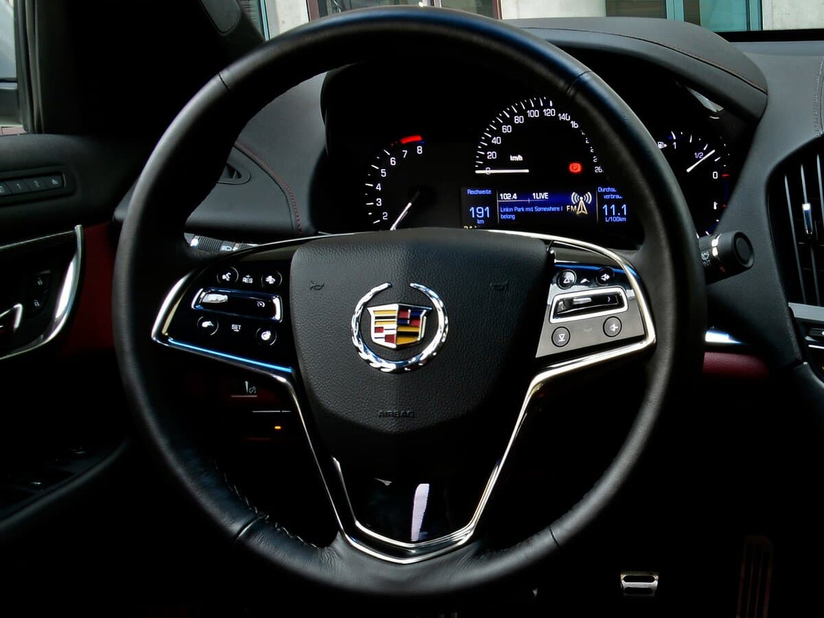 Cadillac ATS I — Sükan