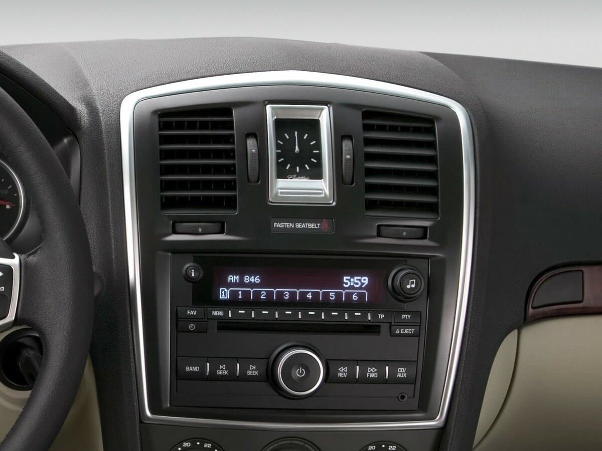 Cadillac BLS 2006 – 2009 — Salon, öndən