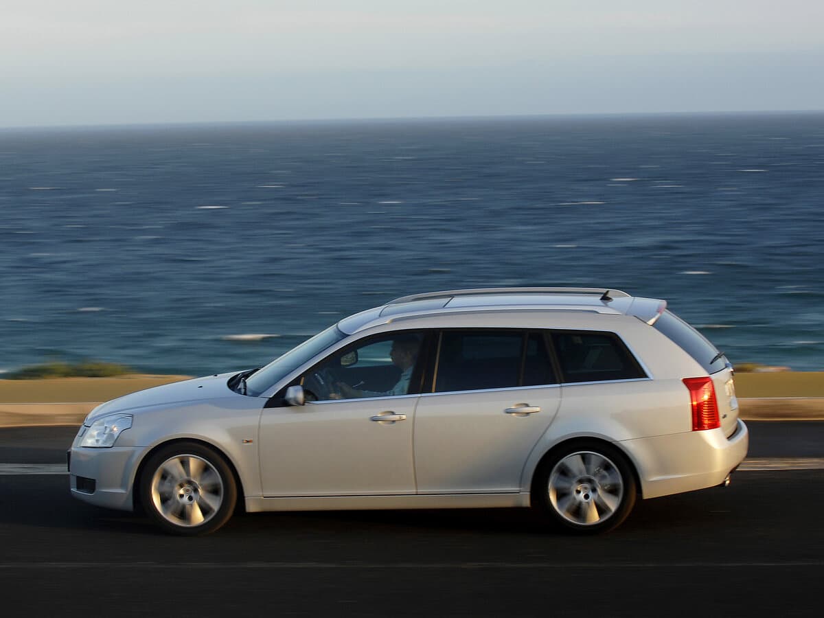 Cadillac BLS 2006 – 2009 — Yandan