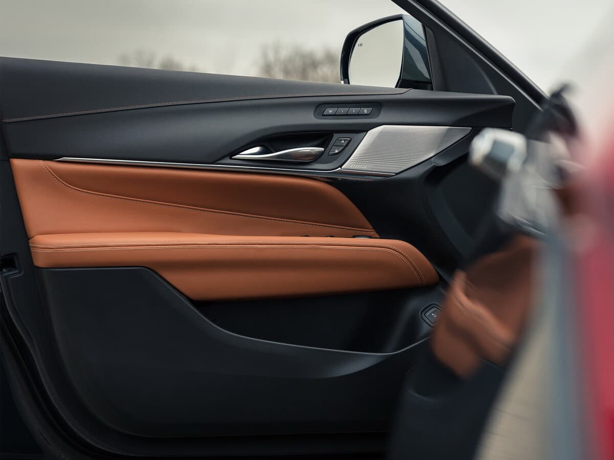 Cadillac CT4 I — Qapı