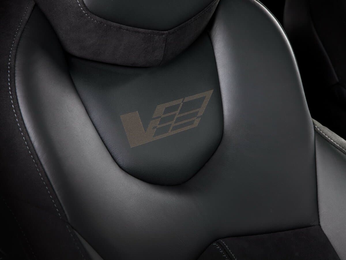 Cadillac CTS-V II — Salon, öndən