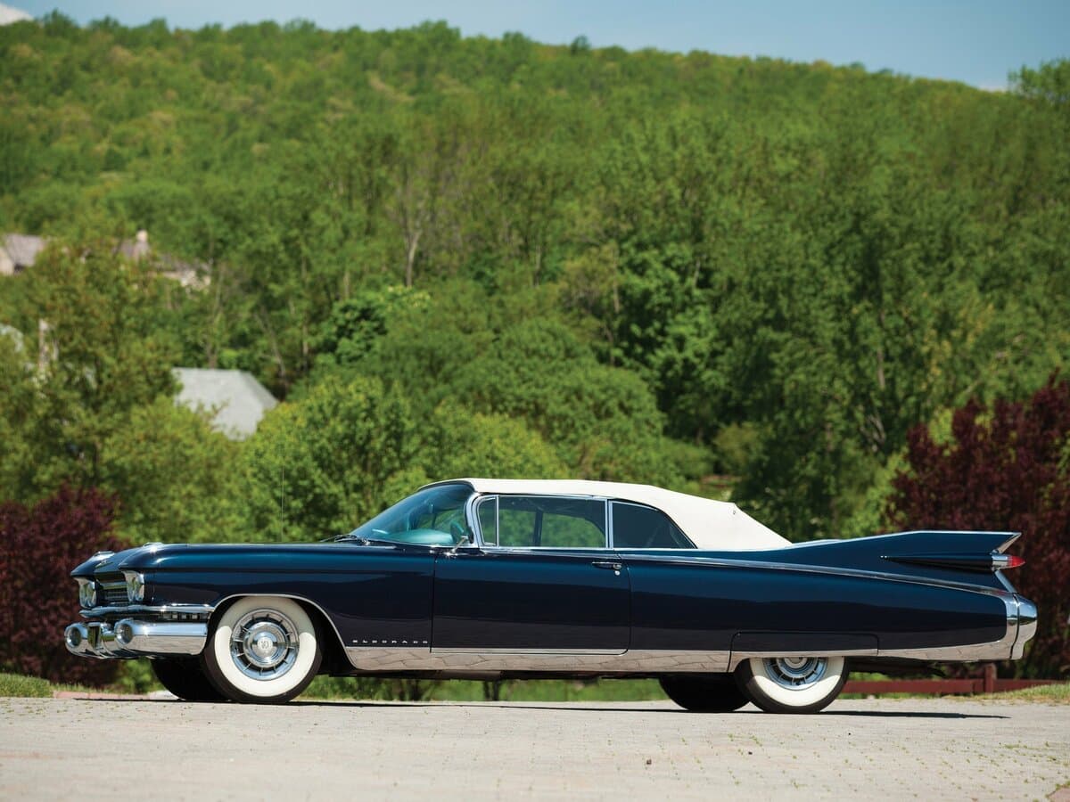 Cadillac Eldorado IV — Yandan