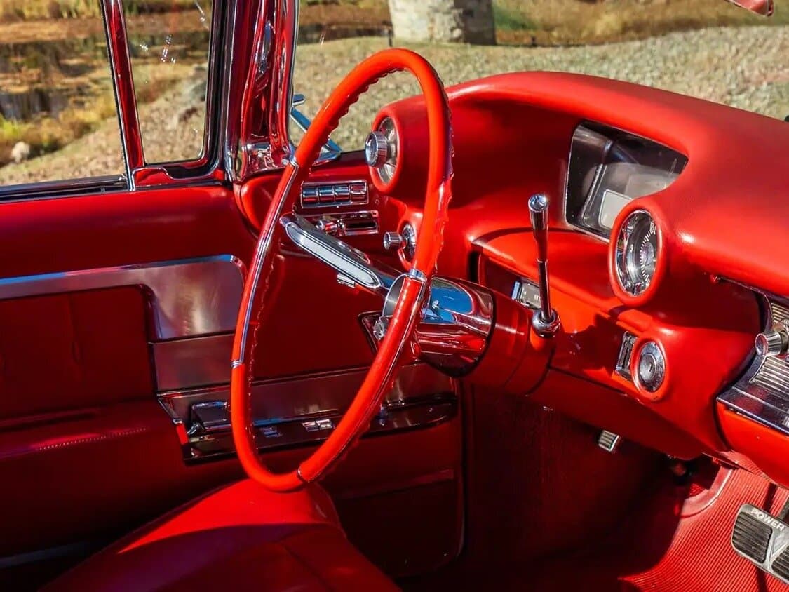 Cadillac Eldorado IV Restayling — Sükan