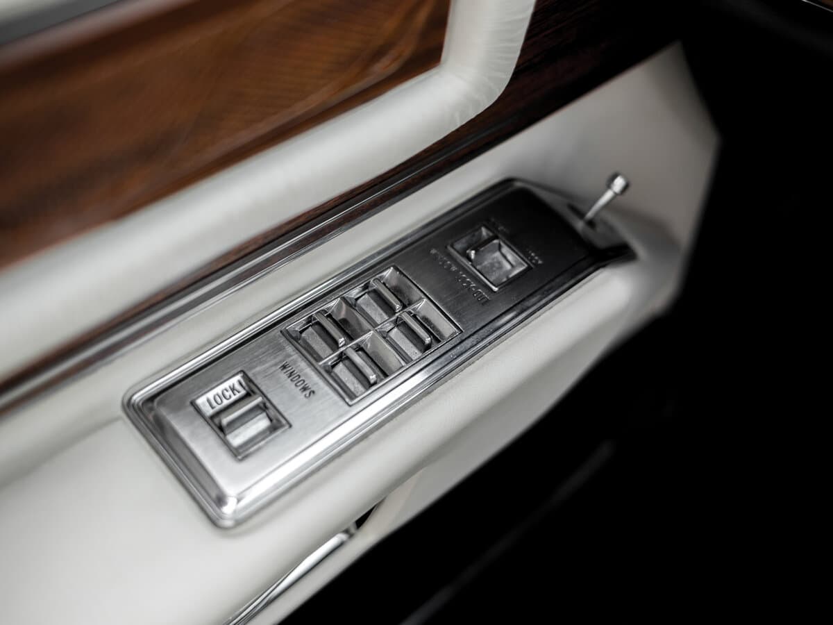 Cadillac Eldorado IX — Qapı