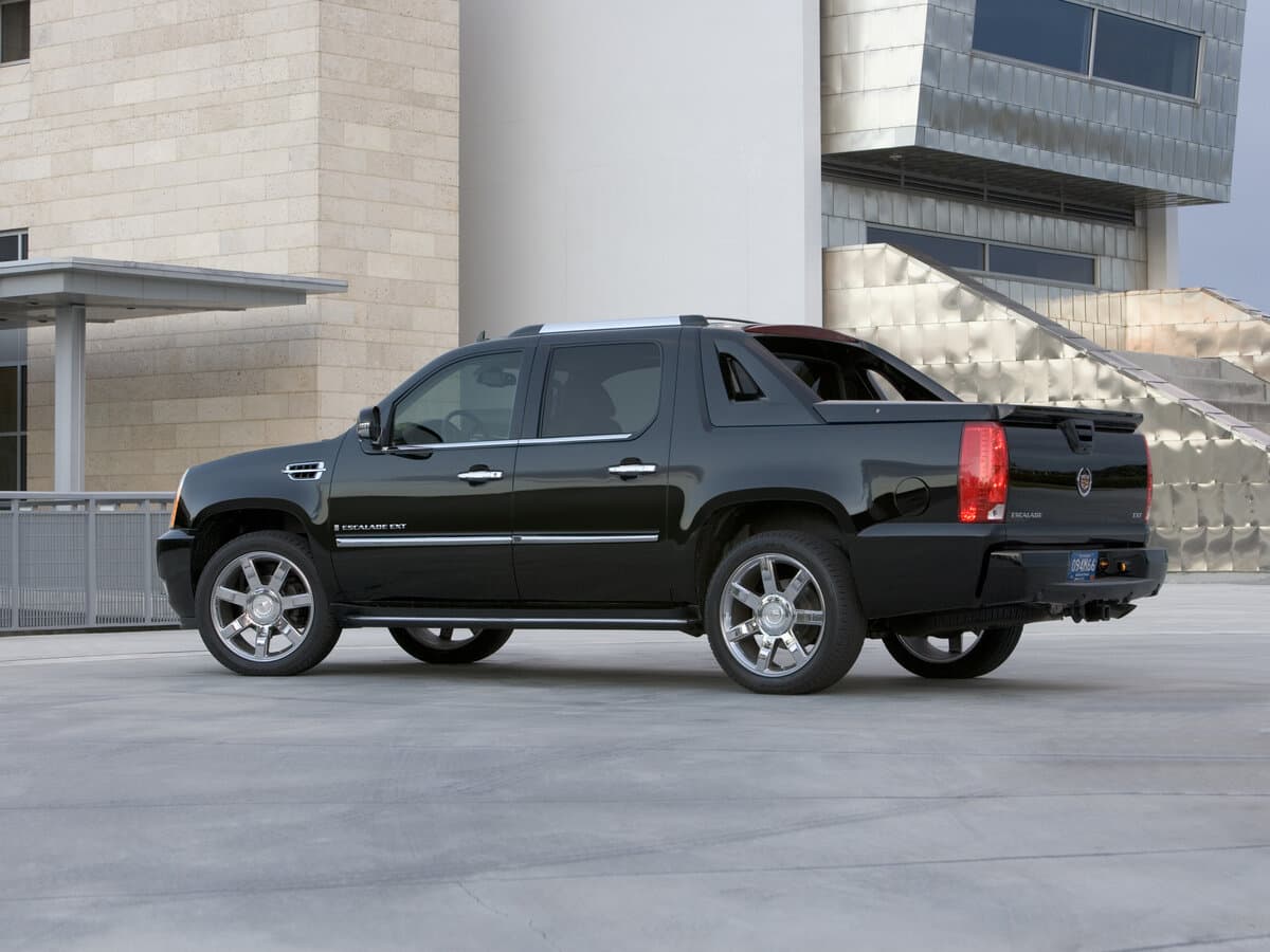 Cadillac Escalade III — 3/4 arxadan