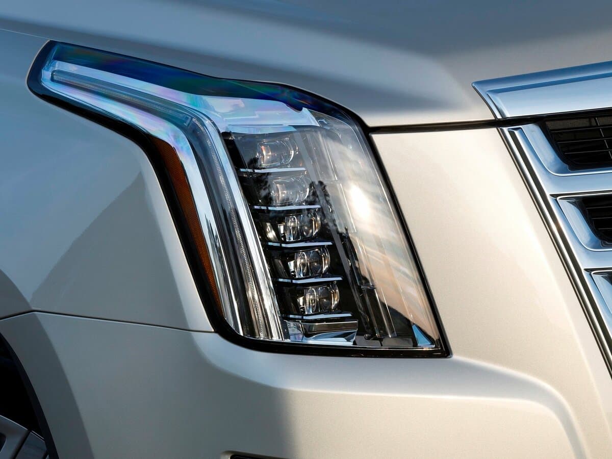 Cadillac Escalade IV — Fara