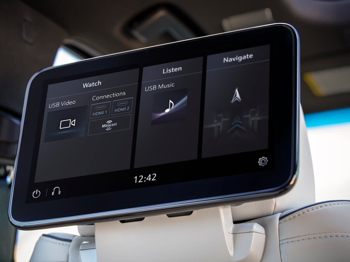 Cadillac Escalade V — Salon, öndən
