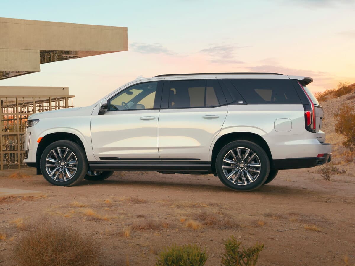 Cadillac Escalade V — Yandan