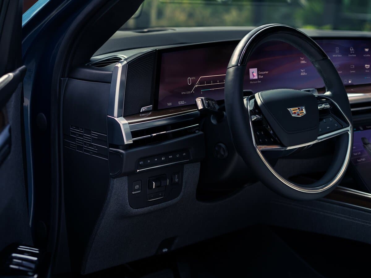 Cadillac Escalade V Restayling — Salon, öndən