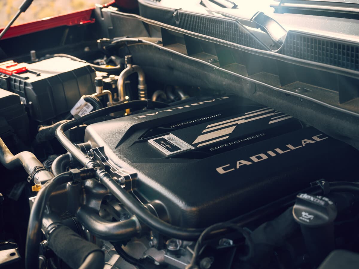 Cadillac Escalade-V I — Salon, öndən