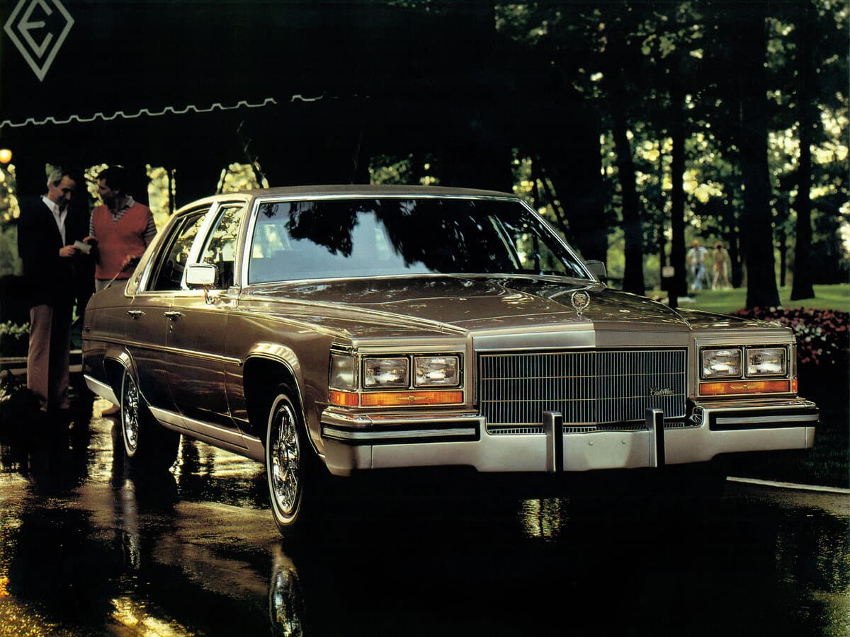 Cadillac Fleetwood Brougham II Restayling — Öndən
