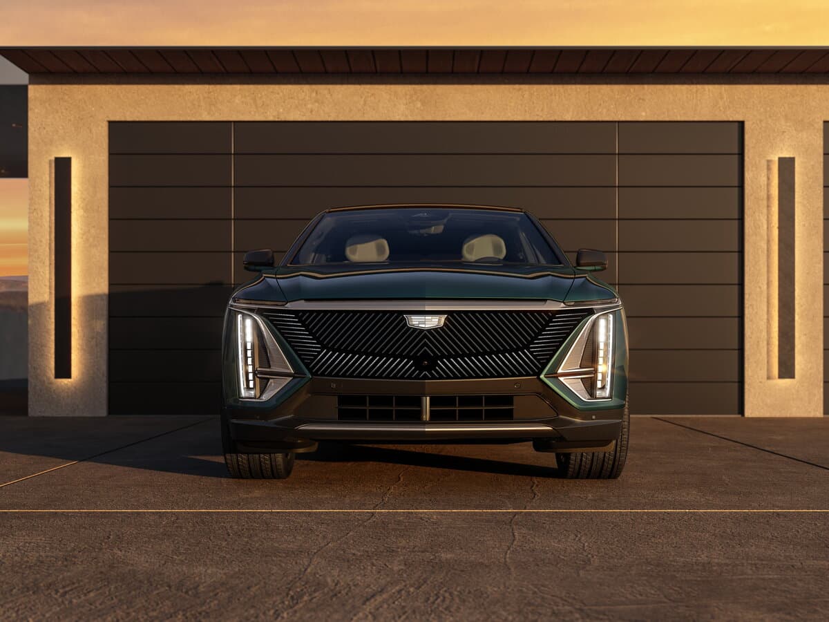 Cadillac Lyriq 2022 – indiyədək — Öndən