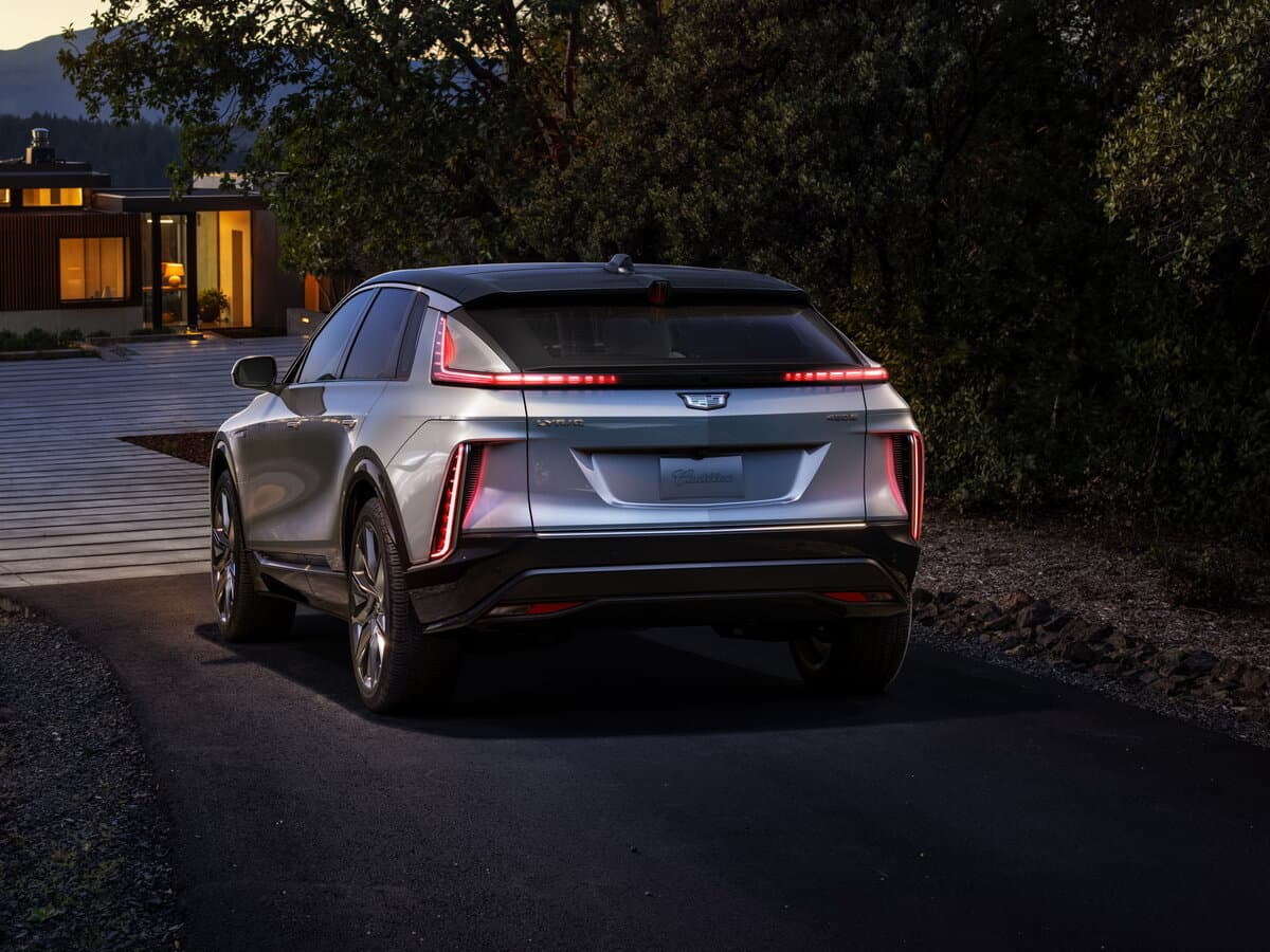 Cadillac Lyriq 2022 – indiyədək — Arxadan