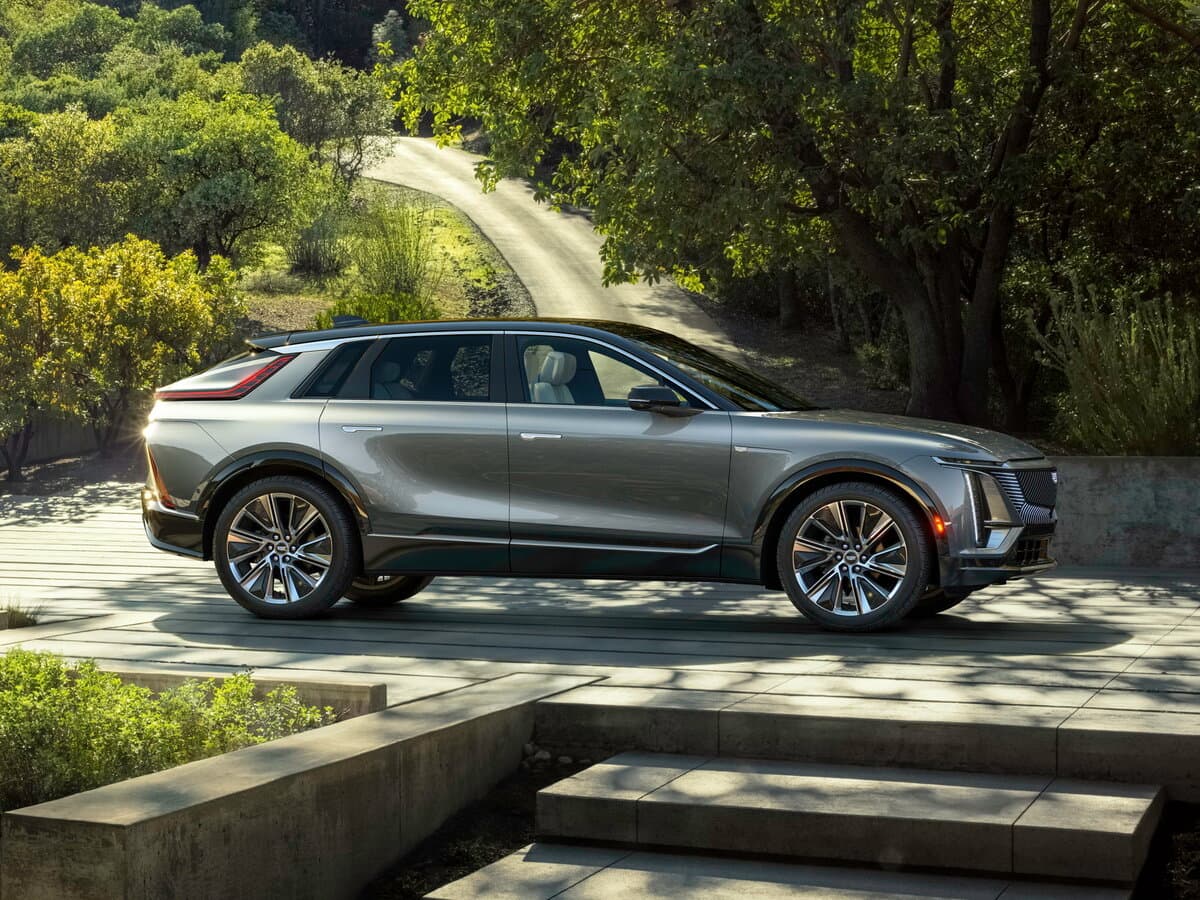 Cadillac Lyriq 2022 – indiyədək — Yandan