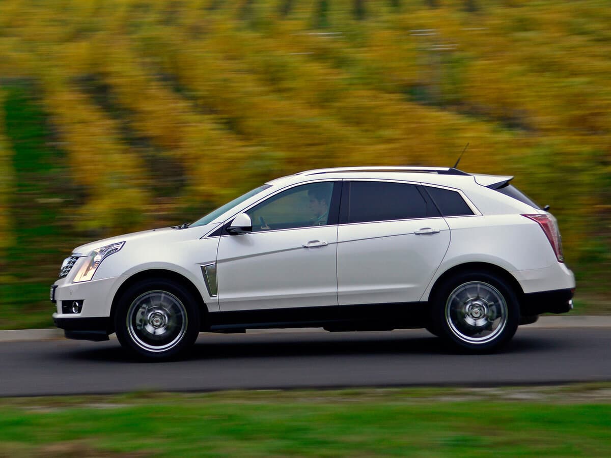 Cadillac SRX II Restayling — Yandan